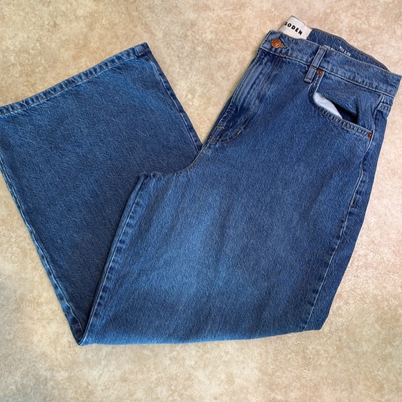 Boden High rise Slouch wide jeans. Slouch is a relaxed fit through hips, thighs - Picture 12 of 14